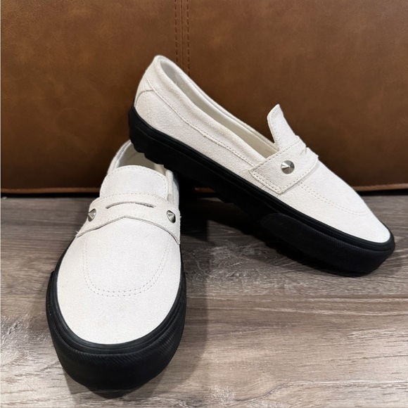 VANS Style 53 White Suede Spiked Slip On Loafers Size 9 - Picture 2 of 12